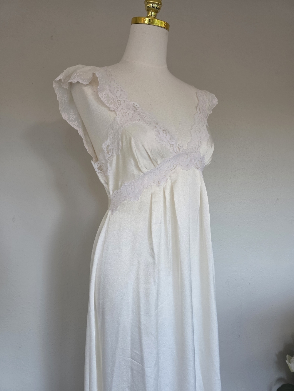 Christian Dior Vintage Ivory Lace  Trim Maxi Nightgown Slip Dress S - Picture 6 of 16